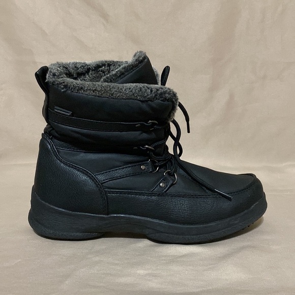 Weatherproof 8 Boots - Picture 6 of 13